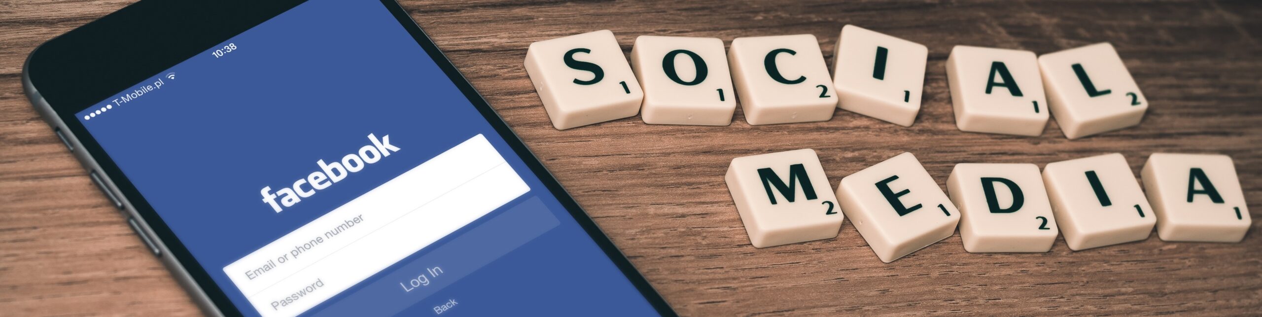 réseaux sociaux smartphone