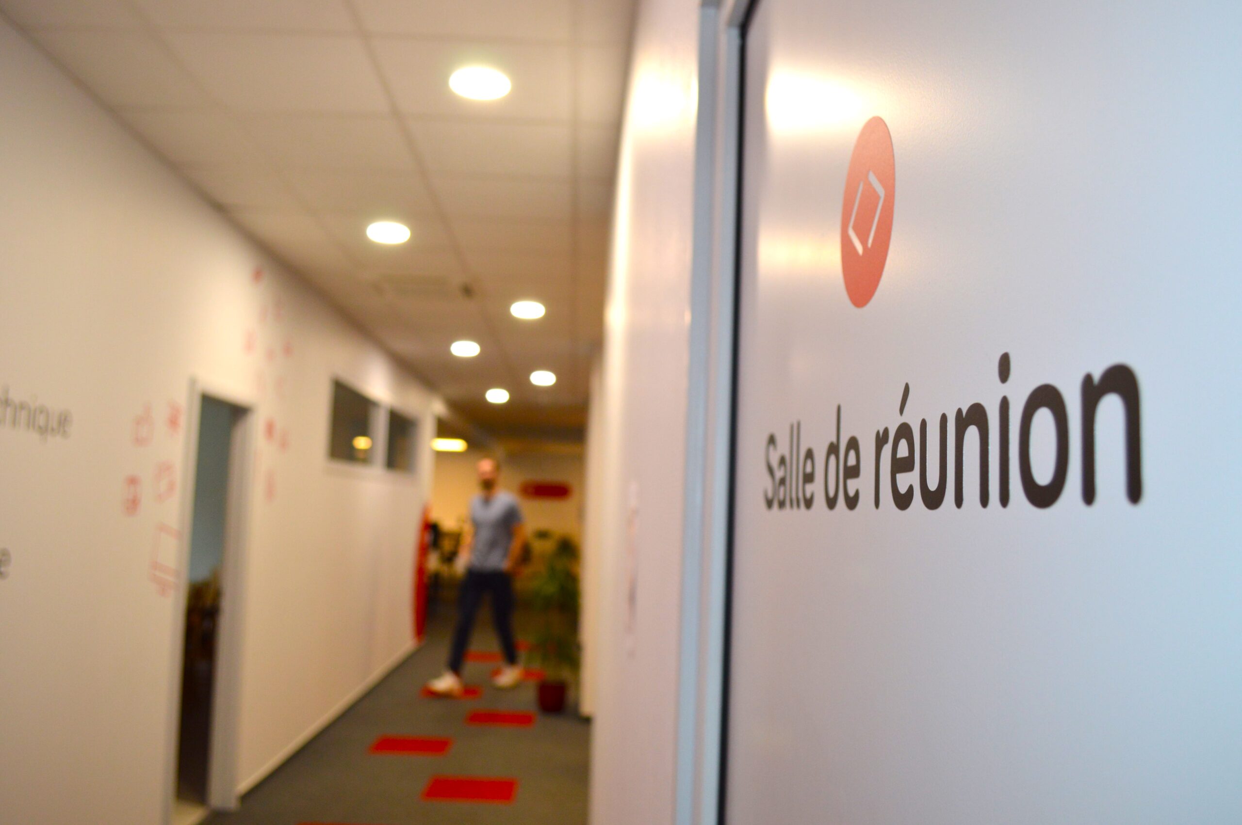 Entrée salle de réunion dans les locaux d'AxioCode